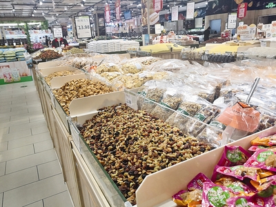 散裝食品裸售存在隱患，開放式管理需加強監(jiān)管